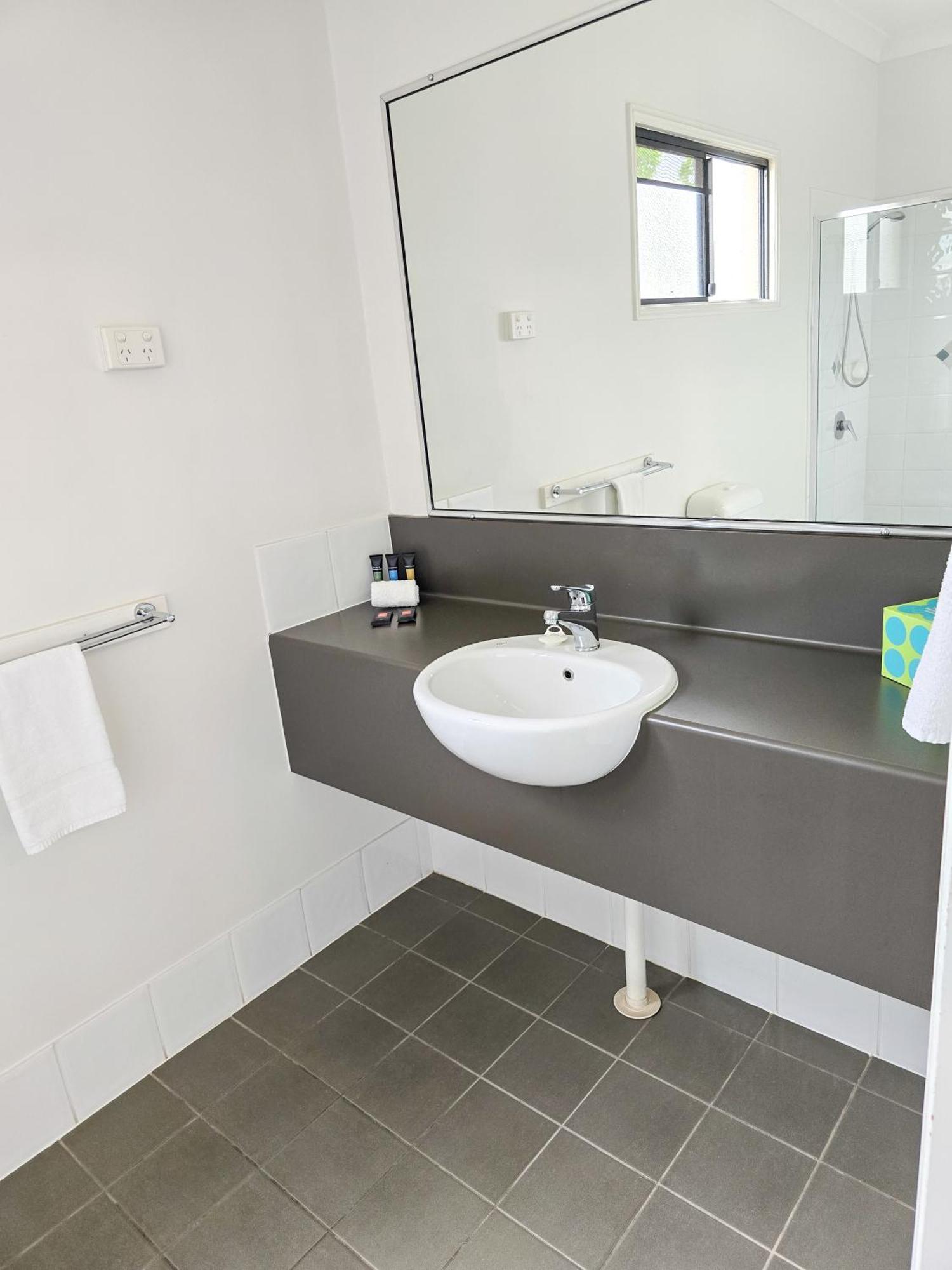 Ascot Lodge Motor Inn Kingaroy Esterno foto